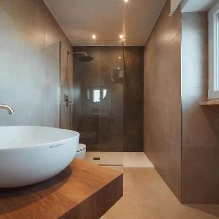 Villa Mareluxe & Pool - By The Sea *