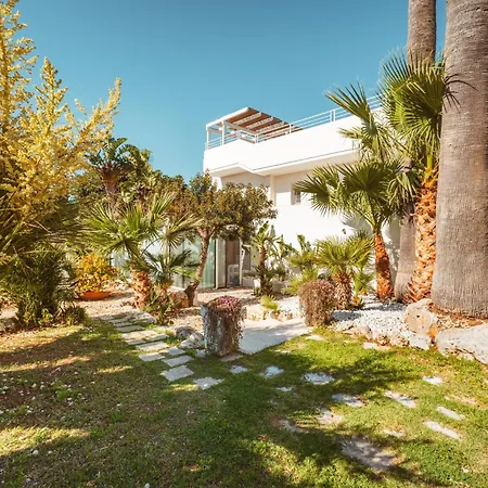 Villa Mareluxe & Pool - By The Sea *
