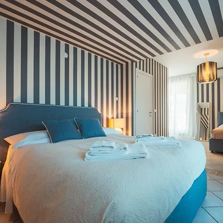 Mareluxe & Pool - By The Sea Polignano a Mare
