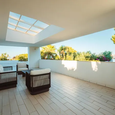 Mareluxe & Pool Villa