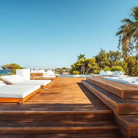 Mareluxe & Pool Villa