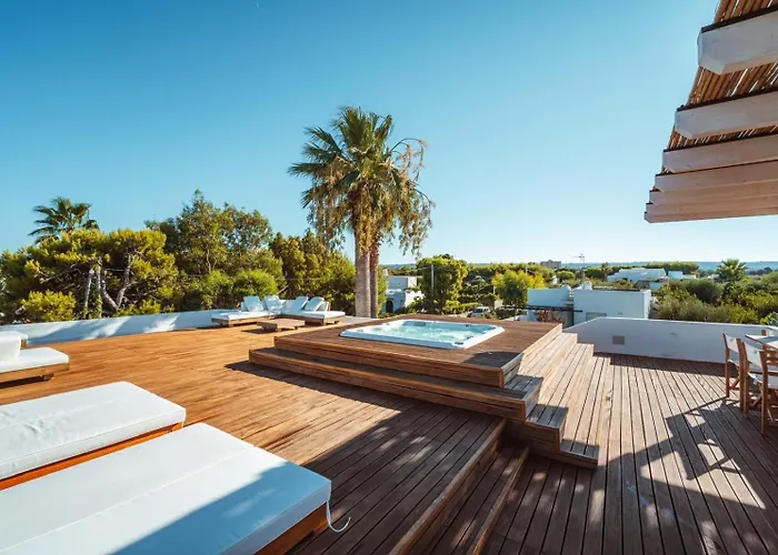 Mareluxe & Pool Villa