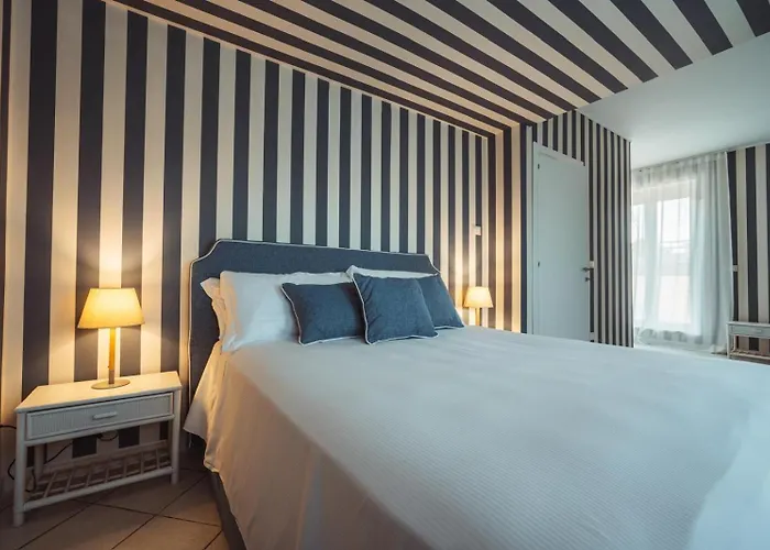 Mareluxe & Pool וילה *